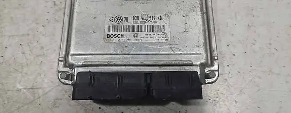 Volkswagen PASSAT B5.5 Engine control unit/module 1039S01966 038901019KD 0281011205