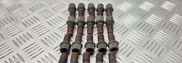 Volkswagen Golf V Nuts/bolts 
