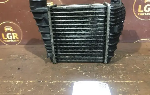 Volkswagen Golf IV Intercooler radiator 1J0145803F