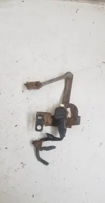 Subaru Forester SH Rear air suspension level height sensor 810812 B1450151