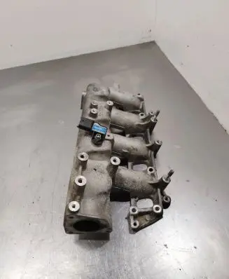 Opel Vectra C Intake manifold 55212586