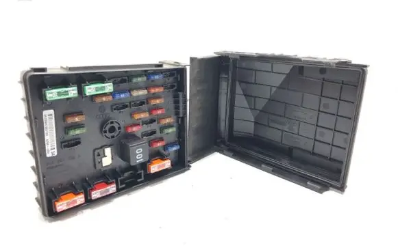 Volkswagen Tiguan Fuse box set 3C0937125A