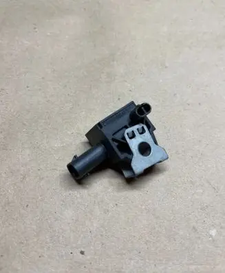 BMW 5 F10 F11 Airbag deployment crash/impact sensor 9224177 120507 06095