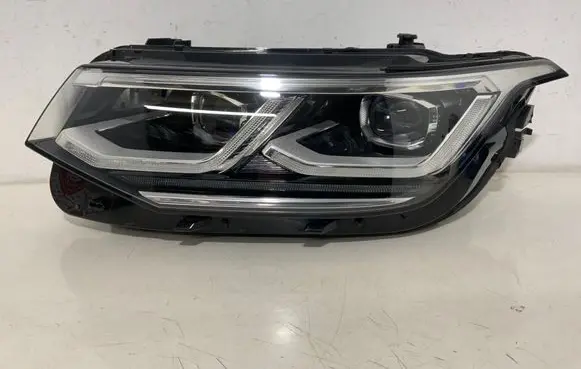 Volkswagen Tiguan Headlight/headlamp 5NB941081C