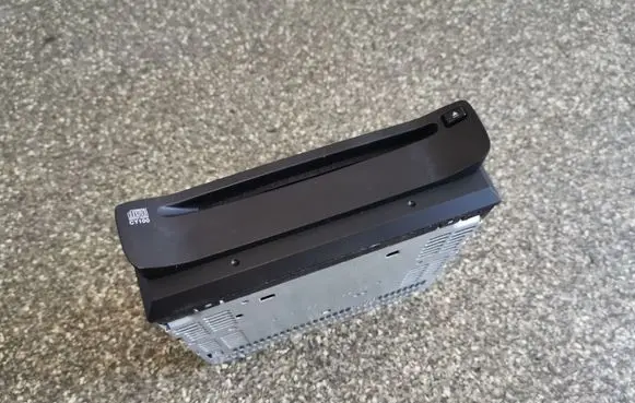 Nissan Primera CD/DVD changer 28185AV700