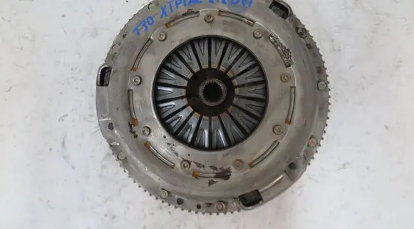 Nissan X-Trail T30 Dual mass flywheel 