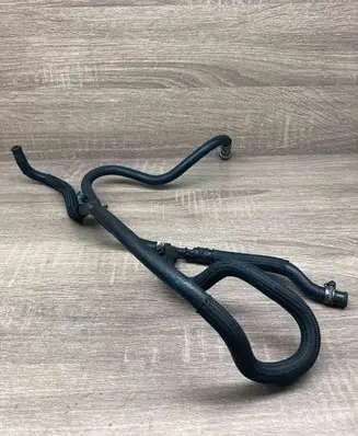 Volkswagen PASSAT B6 Engine coolant pipe/hose 1000233B 5739703