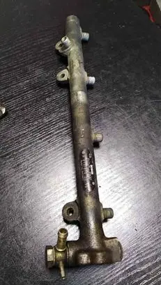 Mercedes-Benz C W203 Fuel main line pipe A6110700095