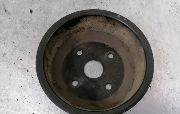 KIA Sorento Power steering pump pulley 