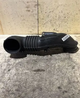 BMW X1 E84 Air intake hose/pipe 7804846 13717804846