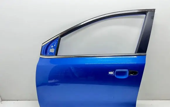 KIA Sportage Front door