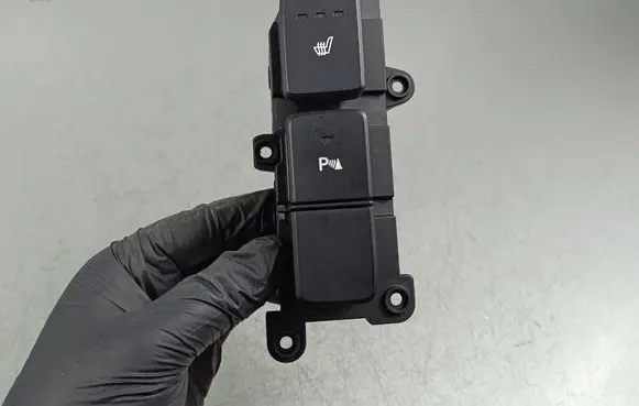 Hyundai Santa Fe Seat heating switch 933102W240 39S2F41000 HDDMCL240