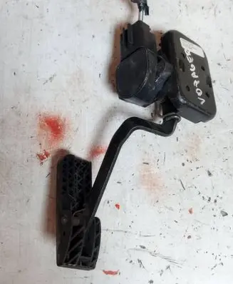 Chrysler Voyager Accelerator pedal position sensor 04861169AA G1c13aa1063049