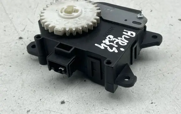 Toyota Auris E180 Air flap motor/actuator MF1138002800