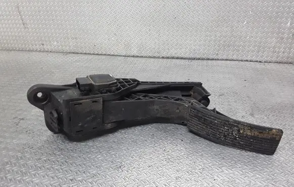 Mercedes-Benz GL X164 Accelerator throttle pedal A1643000004