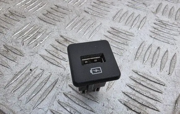 Infiniti QX60 L50 USB socket connector 284H39NF0A 795405037