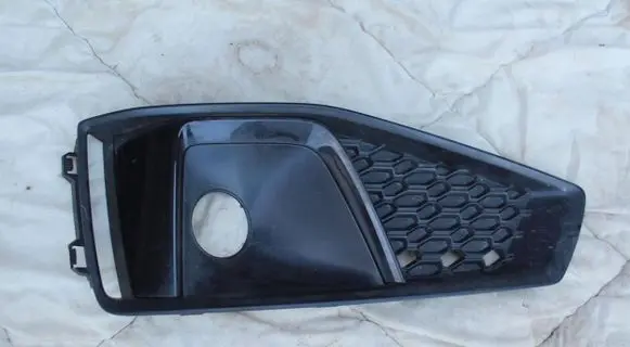 Audi A4 S4 B9 Front bumper lower grill 8W0807681