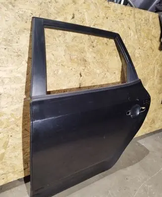 KIA Ceed Rear door
