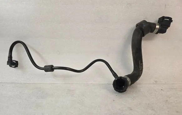 Mercedes-Benz C AMG W205 Engine coolant pipe/hose A2535012600
