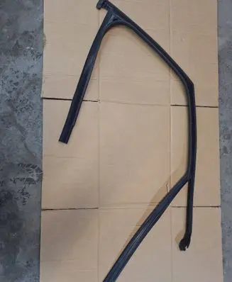 Volkswagen Multivan T7 Rubber seal front door window/glass 7T0837431E