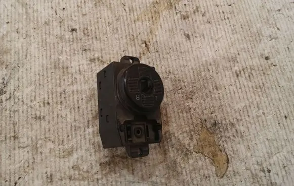 KIA Carnival Wing mirror switch 621W04210