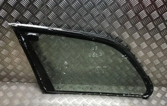 BMW 5 E39 Rear side window