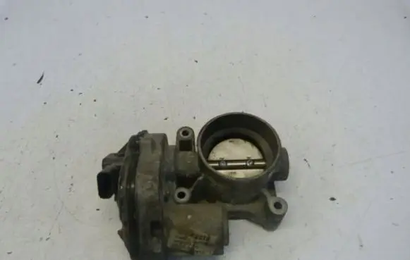 Ford C-MAX I Throttle valve 4M5GEDLF15