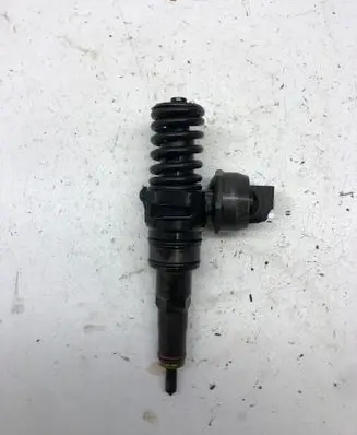 Volkswagen Golf Plus Fuel injector 038130073AG 0414720215