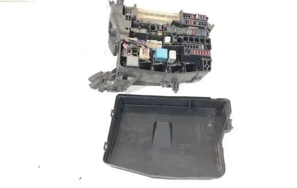 Toyota Auris 150 Fuse box set