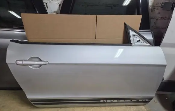 Ford Mustang V Front door 