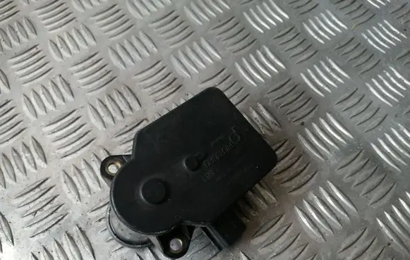 Opel Vectra C Intake manifold valve actuator/motor 55205127