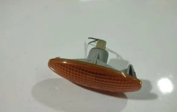 Nissan Almera Tino Front fender indicator light