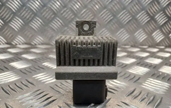 Suzuki Grand Vitara II Glow plug pre-heat relay 7700115078