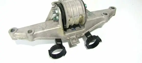 Engine mounting bracket