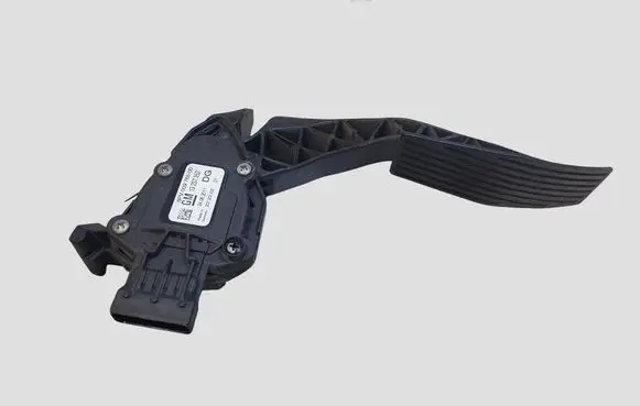 Opel Insignia A Accelerator throttle pedal 13237352