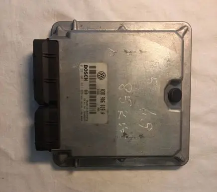 Volkswagen PASSAT B5 Engine control unit/module 038906019A 28SA3977 0281001691