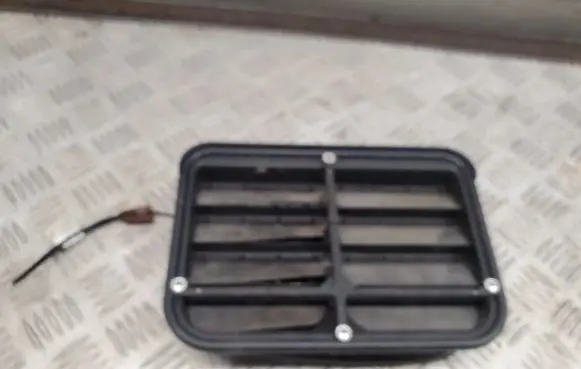 Mercedes-Benz CL C216 Quarter panel pressure vent A2218200775
