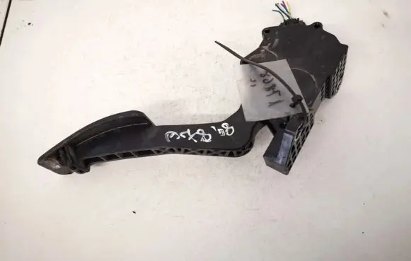 Subaru Outback Accelerator throttle pedal 36010ag140 198800-7120
