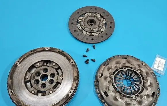 Skoda Yeti (5L) Dual mass flywheel 03L105266BM IMPRK1578645