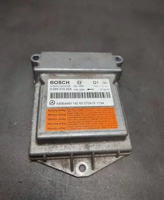 Mercedes-Benz Sprinter W901 W902 W903 W904 Airbag control unit/module 0285010224