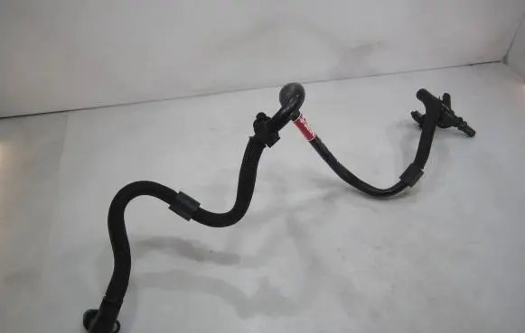 Volkswagen PASSAT B8 Vacuum line/pipe/hose 04L611933