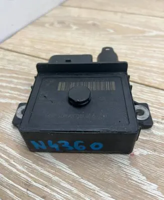 BMW 5 GT F07 Glow plug pre-heat relay 859172401 E2110022352