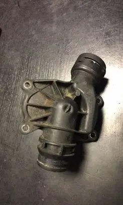 Thermostat/thermostat housing