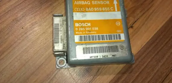 Audi A4 S4 B5 8D Airbag control unit/module 0285001038 8a0959655c