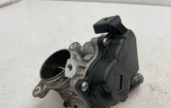 Volkswagen PASSAT B8 Engine shut-off valve 04L128059R