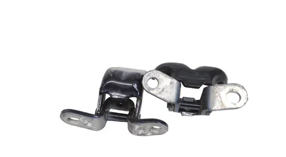 KIA Sorento Rear door lower hinge