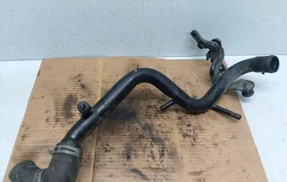 Audi A4 S4 B6 8E 8H Engine coolant pipe/hose