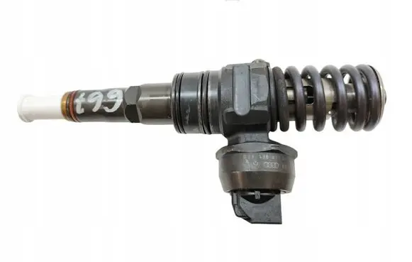 Volkswagen PASSAT B5.5 Fuel injector 038130073BA