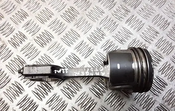 Ford Ranger Piston with connecting rod RFGK2Q6205BA
