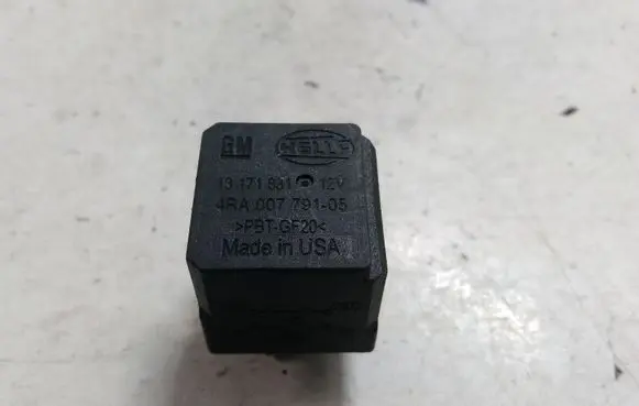 Opel Zafira B Other relay 13171831